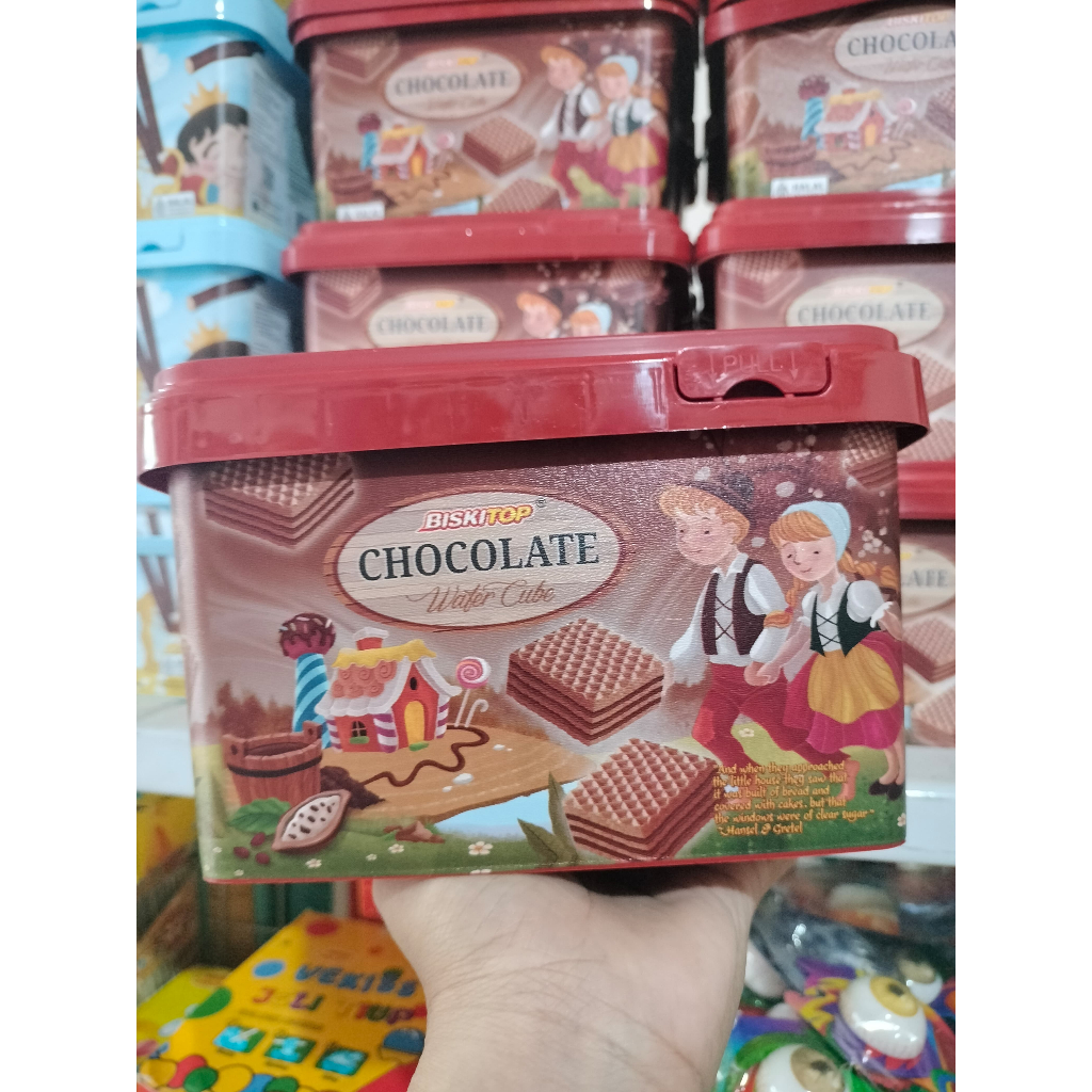 

Denex dan Biskitop Cube 180 g (PCS)