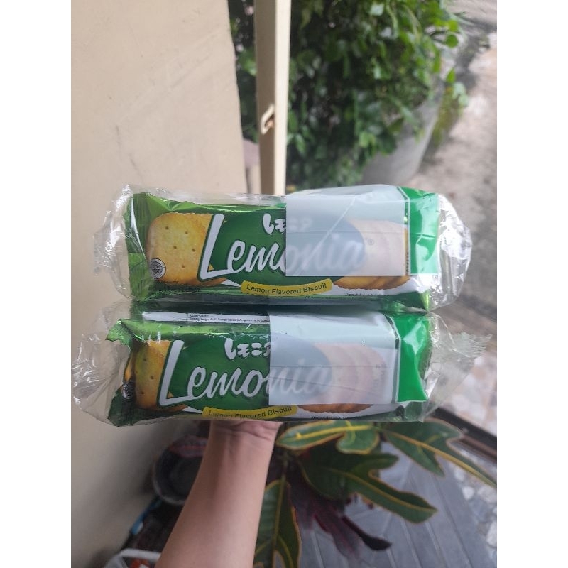 

Lemonia Biskuit Rasa Lemon (isi 10) Snack Cemilan