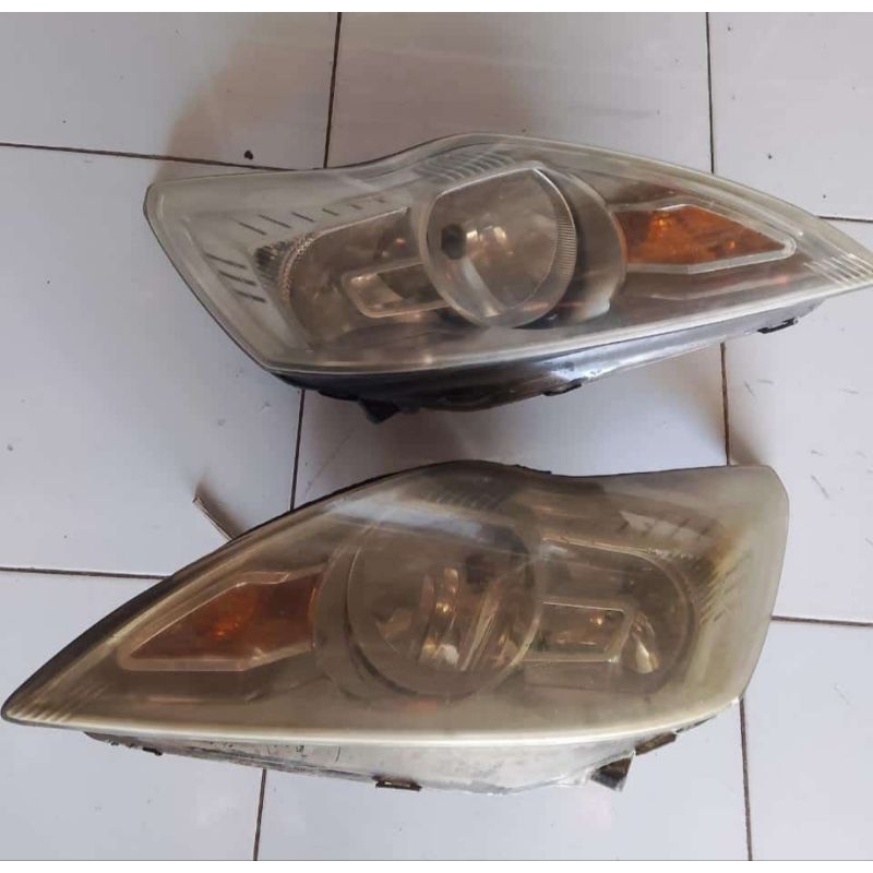 headlamp Ford focus 2010