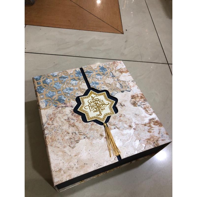 

Box hampers lebaran/hampers idul fitri/hamperslebaran2025 uk 25x25x9