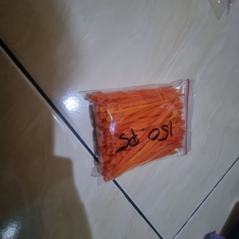 

KABEL TIES/CABLE TIES HITAM PUTIH UKURAN 10cm Varian 100PCS