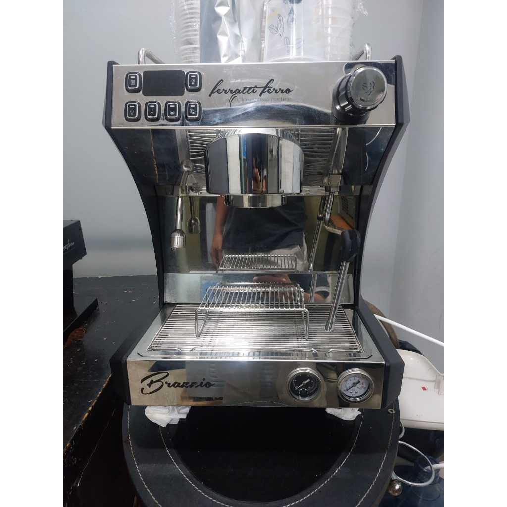 Mesin Kopi Espresso Ferratti Ferro FCM3121 Warna Hitam silver ( barang baru bukan second )
