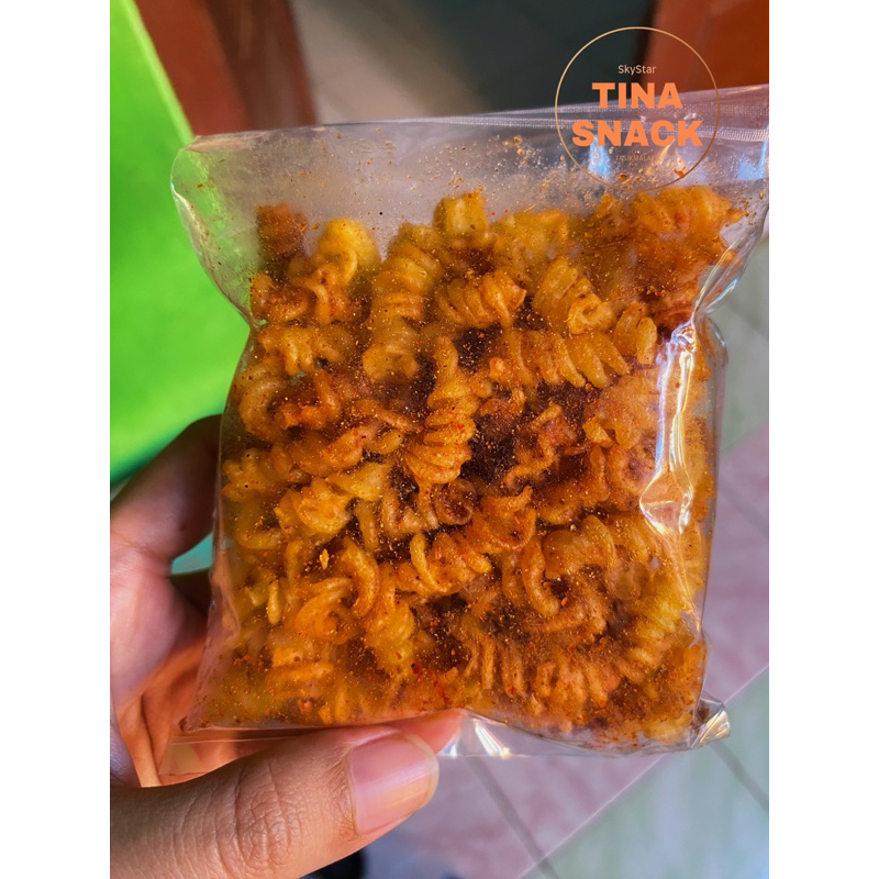 

MAKARONI ULIR TINA SNACK ENAK GURIH DAN BIKIN CANDU