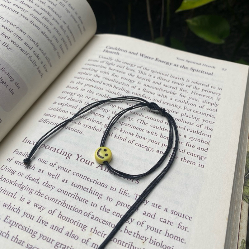 Gelang Tali Simple Hitam Smile