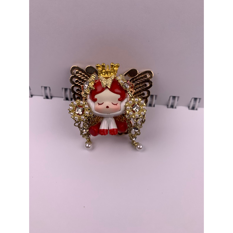 figure skullpanda merah putih sayap kupu