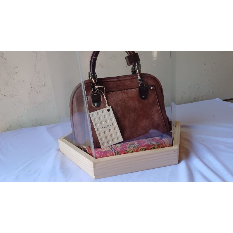 

kotak hantaran pernikahan segi 6