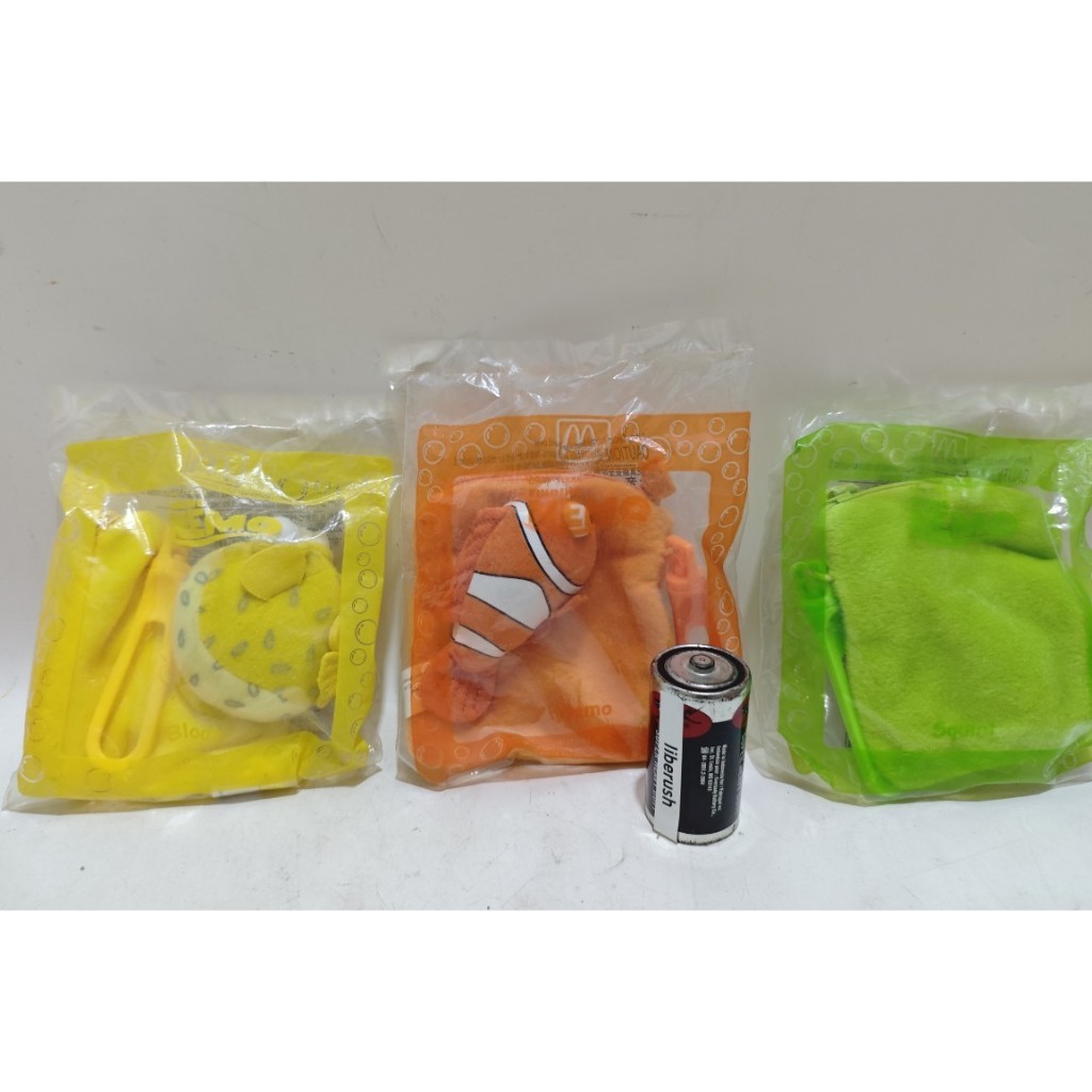 Set happy meals mcd disney finding nemo bloat squirt plush doll wallet pouch dompet boneka