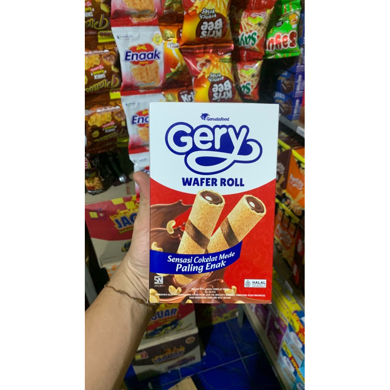 

Gery Wafer Roll Rasa Cokelat Mede 1 Box isi 20 pcs