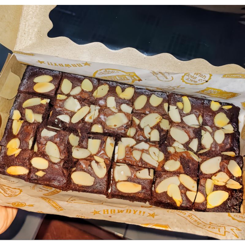 

Fugdy Brownies Almond 20×10