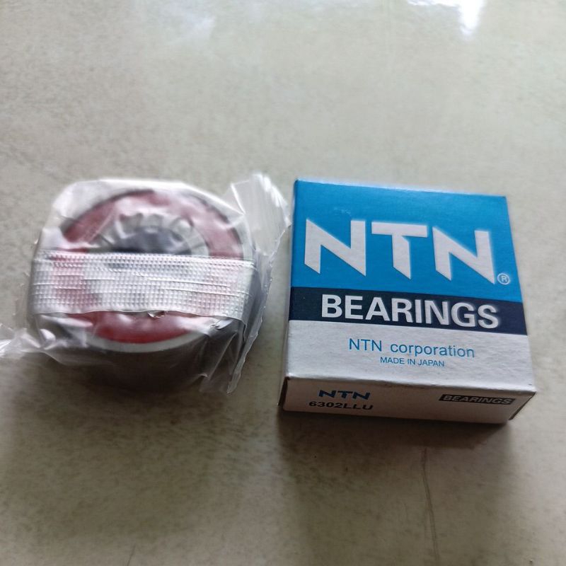 bearing Borobudur vespa