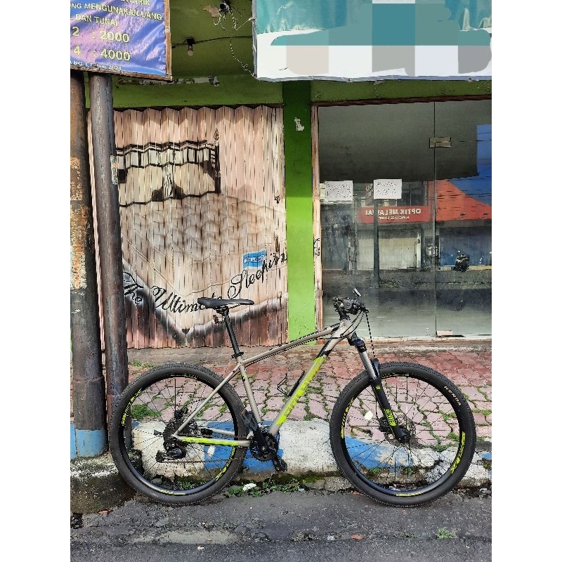 Polygon PREMIER 5 TAHUN 2022