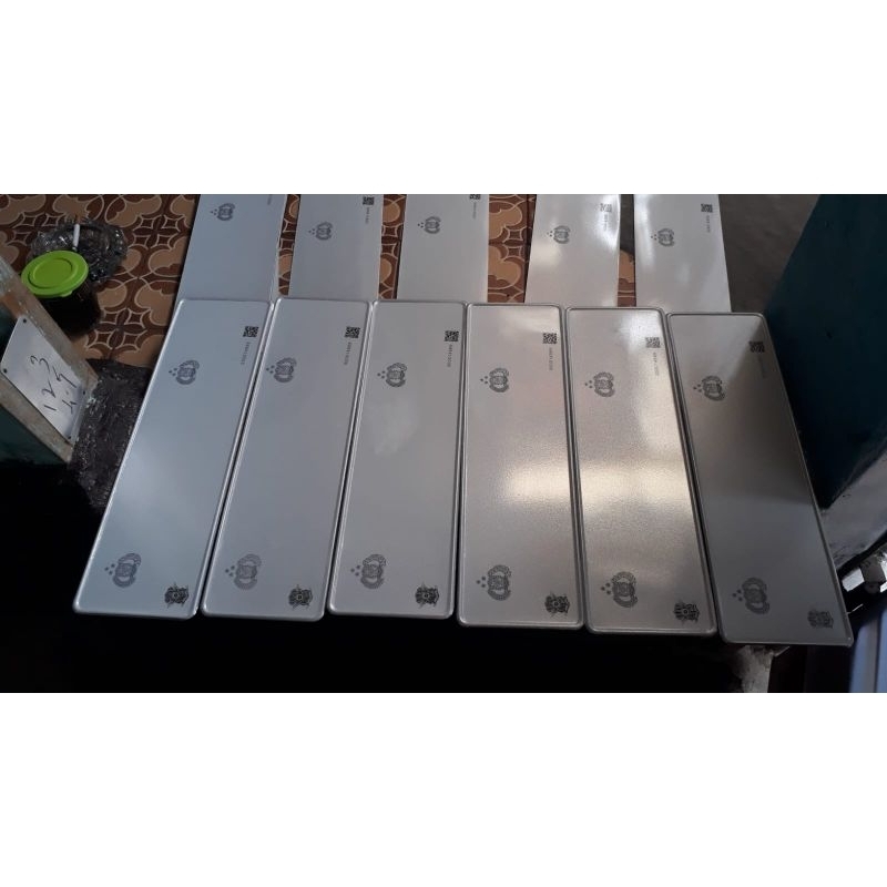 BAHAN PLAT REFLEKTIF BARCODE MENYALA