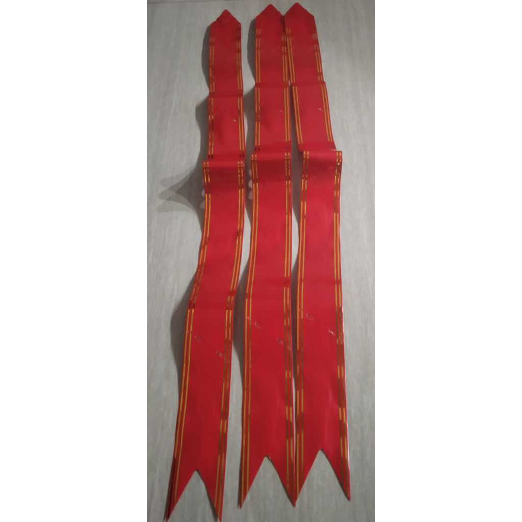 

Pita Tarik LIS EMAS Hiasan Parcel / Pita Serut Ukuran Jumbo Warna Merah Jual Perpcs