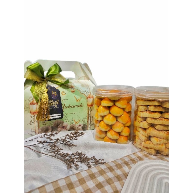 

KUE KERING LEBARAN PREMIUM 800 ML