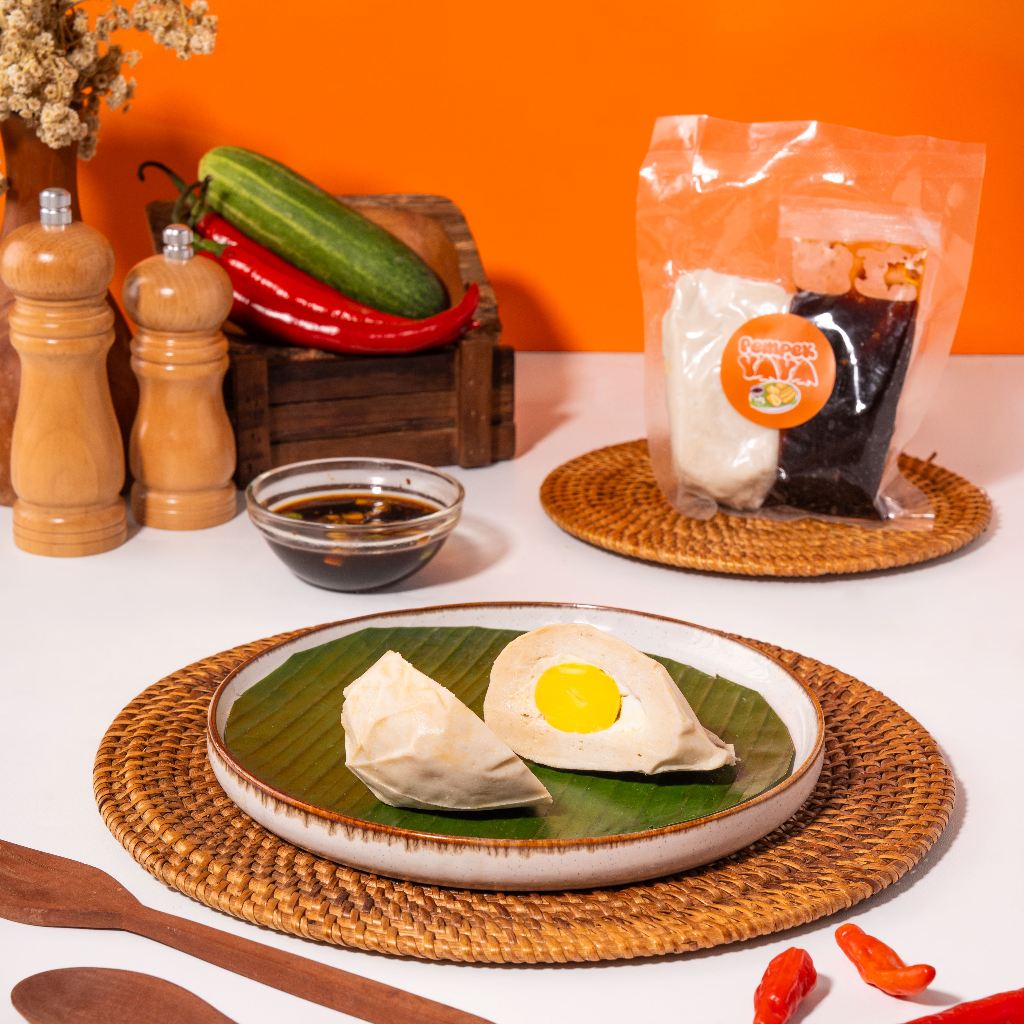 

Pempek Yaya - Pempek Kapal Selam Isi 1 Pcs + Cuko Sachet 1 Pcs - Pempek Khas Palembang Asli Ikan Kemasan Frozen / Vakum