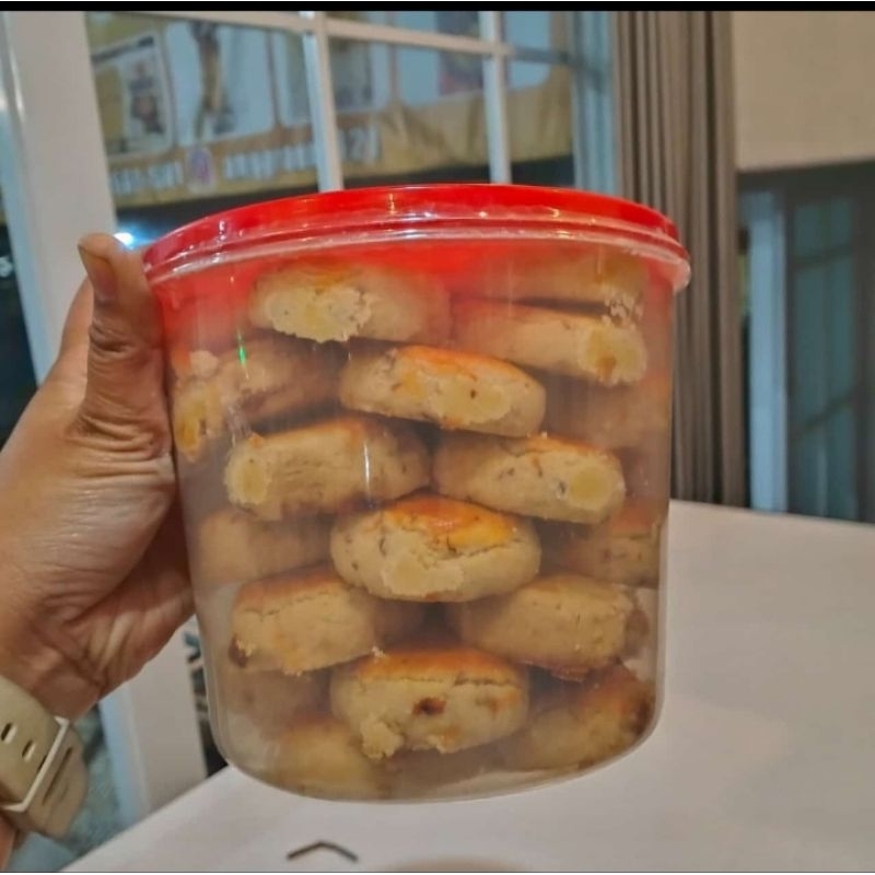 

Kue kacang jember