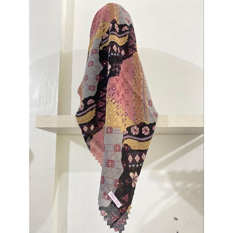 Khalisa Scraf-Hijab segi empat