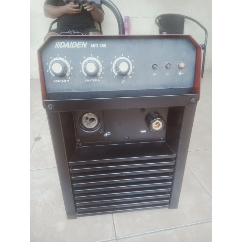 Mesin las MIG daiden 250a...