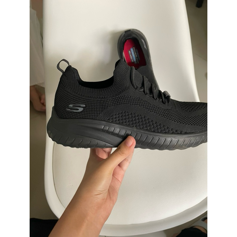 PRELOVED sepatu wanita Skechers original