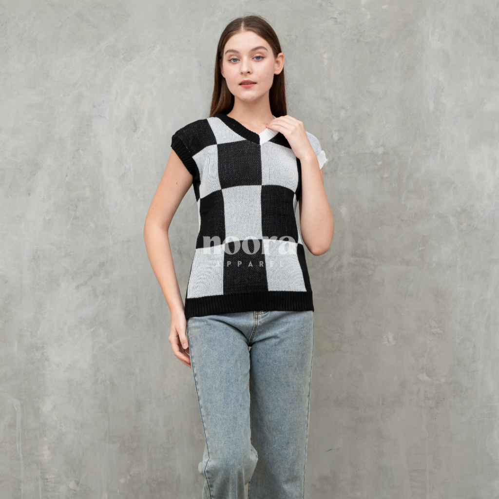 NOORA - Wednesday Addams Plaid Knit Vest (Rompi Rajut Wanita Motif Catur)