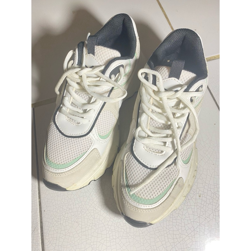 sepatu pull&bear preloved ori