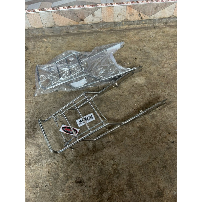 Rak jepit keranjang begel jok belakang honda CB 100 CB 125