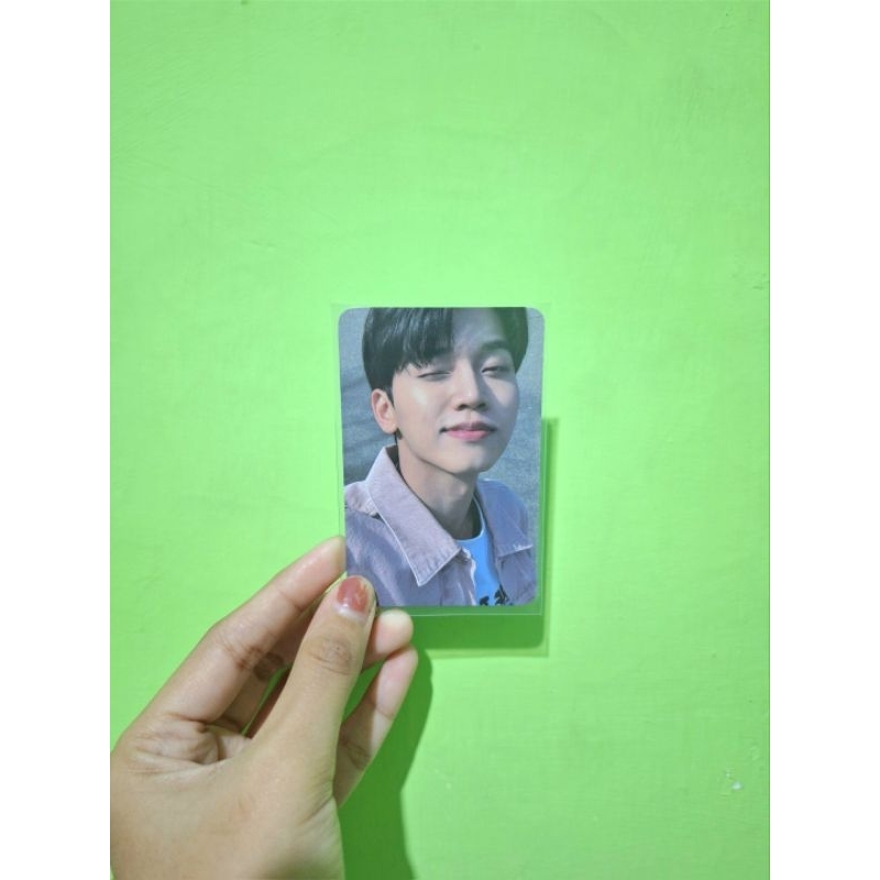 { Ready } Omega X - Hyuk photocard lovely runner