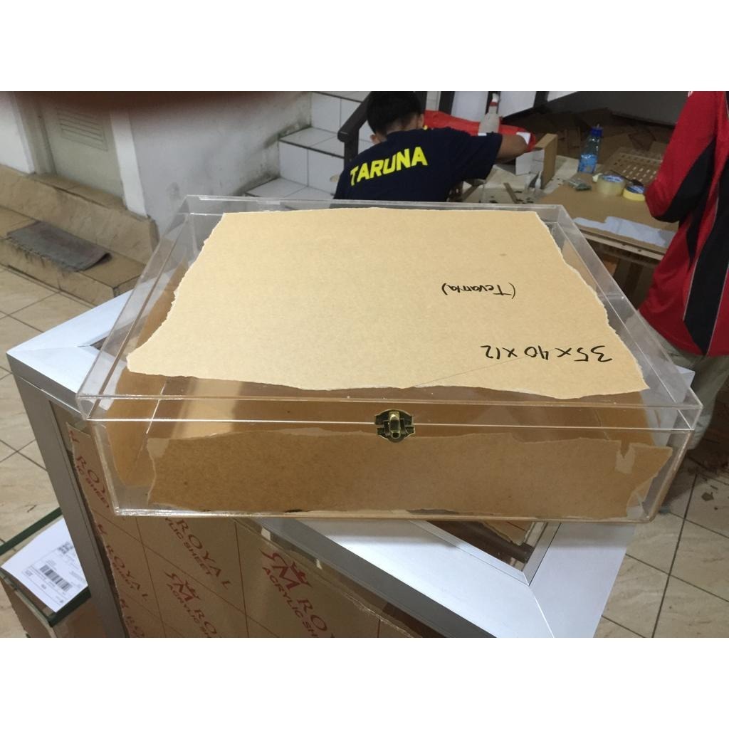 

Kotak Hampers Seserahan Akrilik PxLxT 55x45x10cm