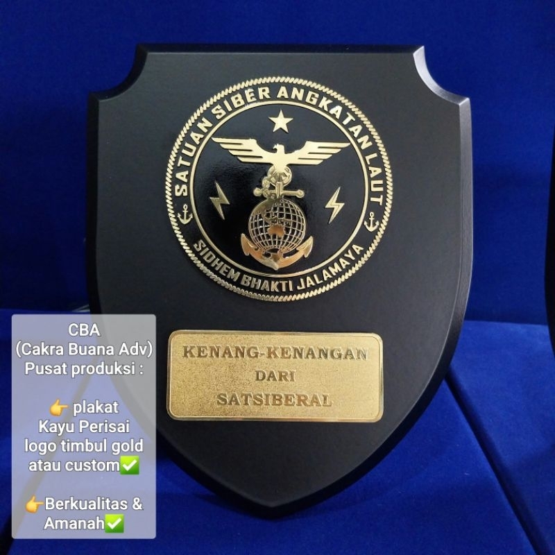 PLAKAT KAYU PERISAI_PLAKAT KENANG-KENANGAN_PLAKAT LOGO KUNINGAN TIMBUL_PLAKAT CUSTOM_PLAKAT UCAPAN T