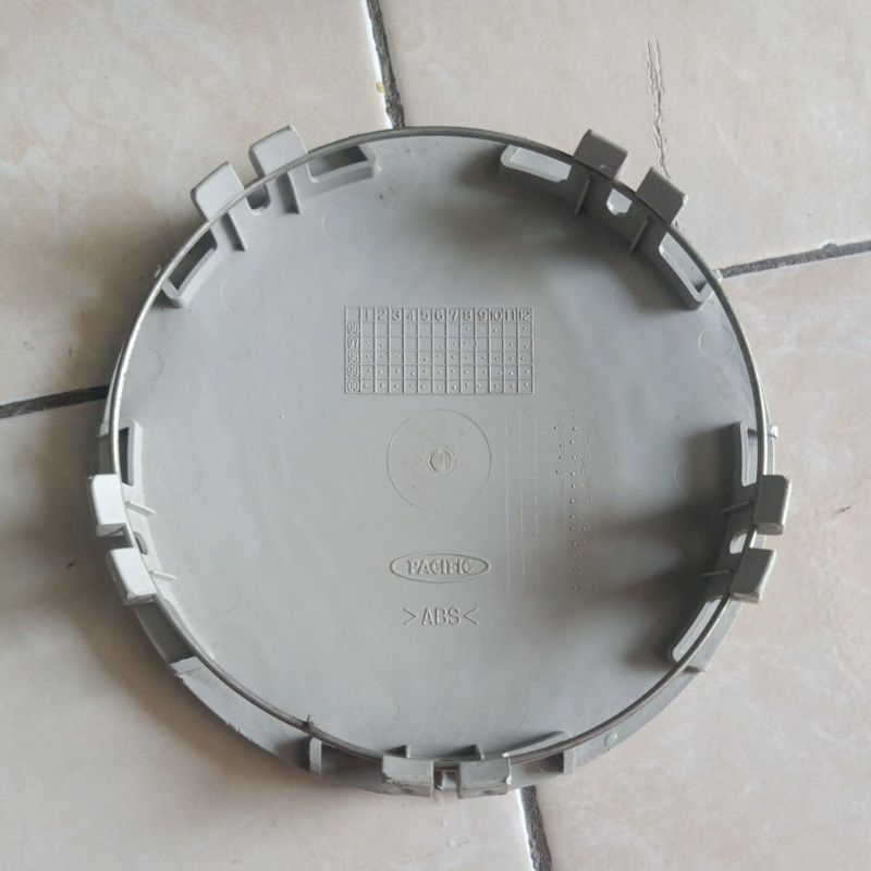 Tutup Velg original Kijang LGX 2001