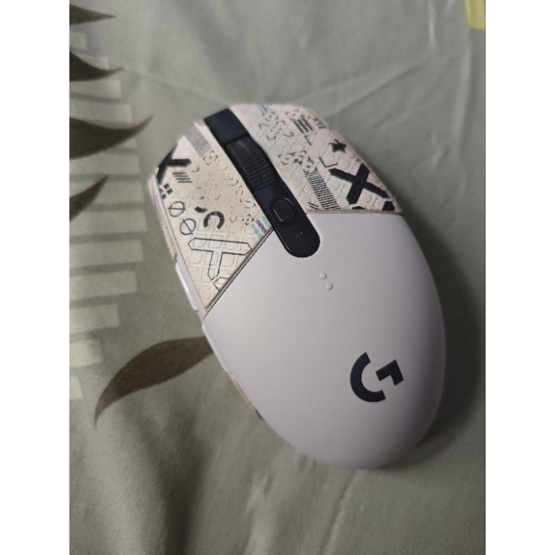 PRELOVED – MOUSE Gaming LOGITECH G304 WHITE LIGHTSPEED WIRELESS BEKAS LIKE NEW