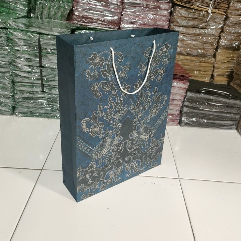 

RB Paper Bag Batik Jumbo XL/Lusin Isi 12 Pcs Ukuran 30940 Cm