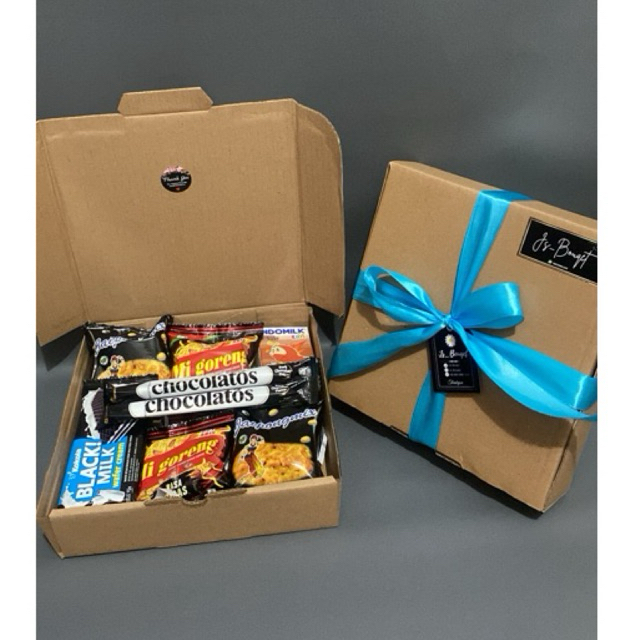 

Gift Box Snack//Hampers Snack termurah