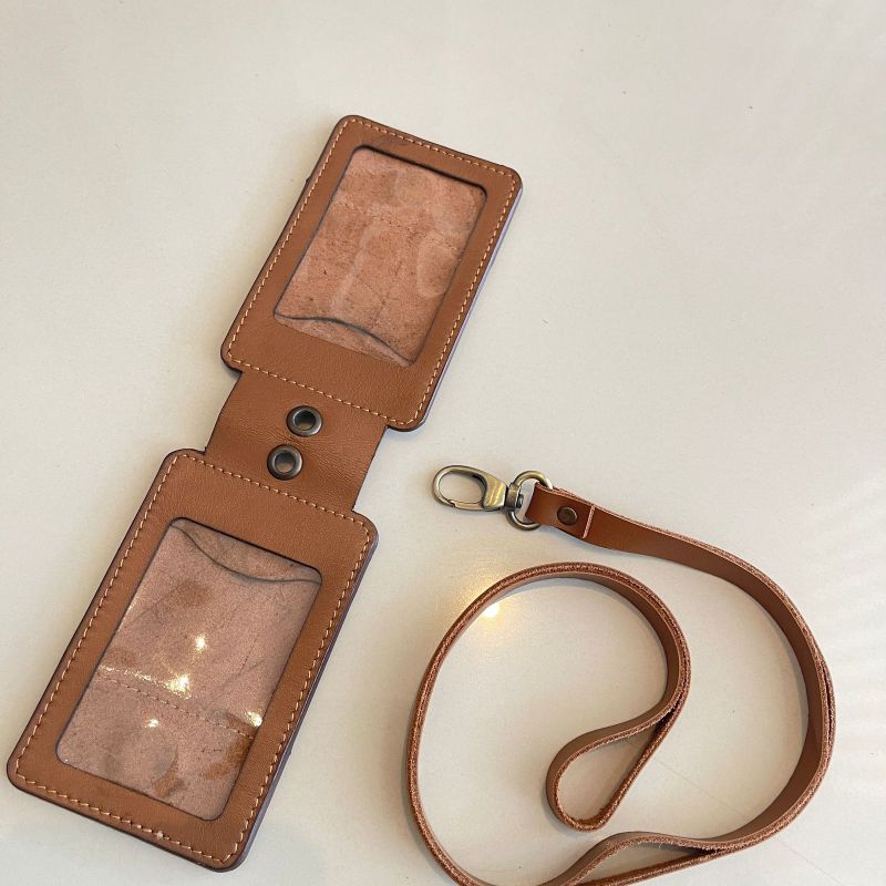 

name tag id card magnet flip leather lanyard 2 sisi fleksibel kulit sapi asli tahan banting