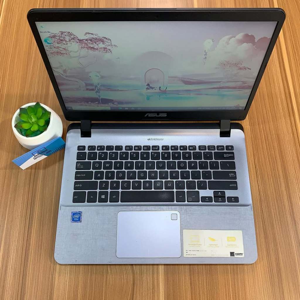 ASUS VIVOBOOK INTEL CELERON RAM 4GB SSD 256GB SECOND/BEKAS