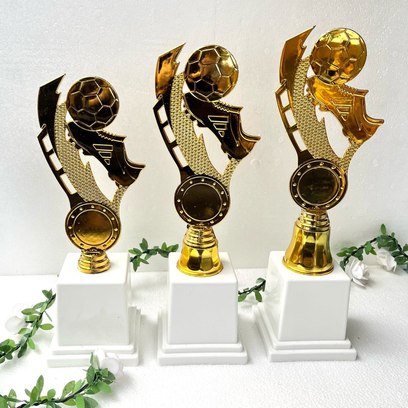 Piala Sepakbola 1 Set Tatakan Putih Tinggi 30-35 cm