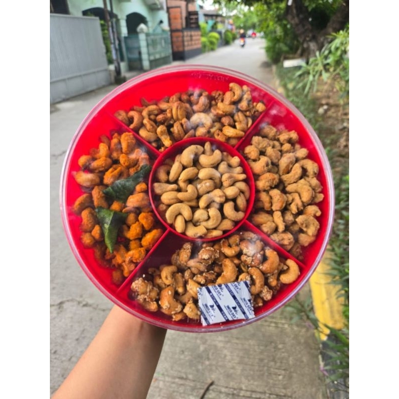 

Wisca | Kacang Mede Tray 5 Rasa 905gr | Rasa Original | Thailand | Wijen | Crispy | Madu