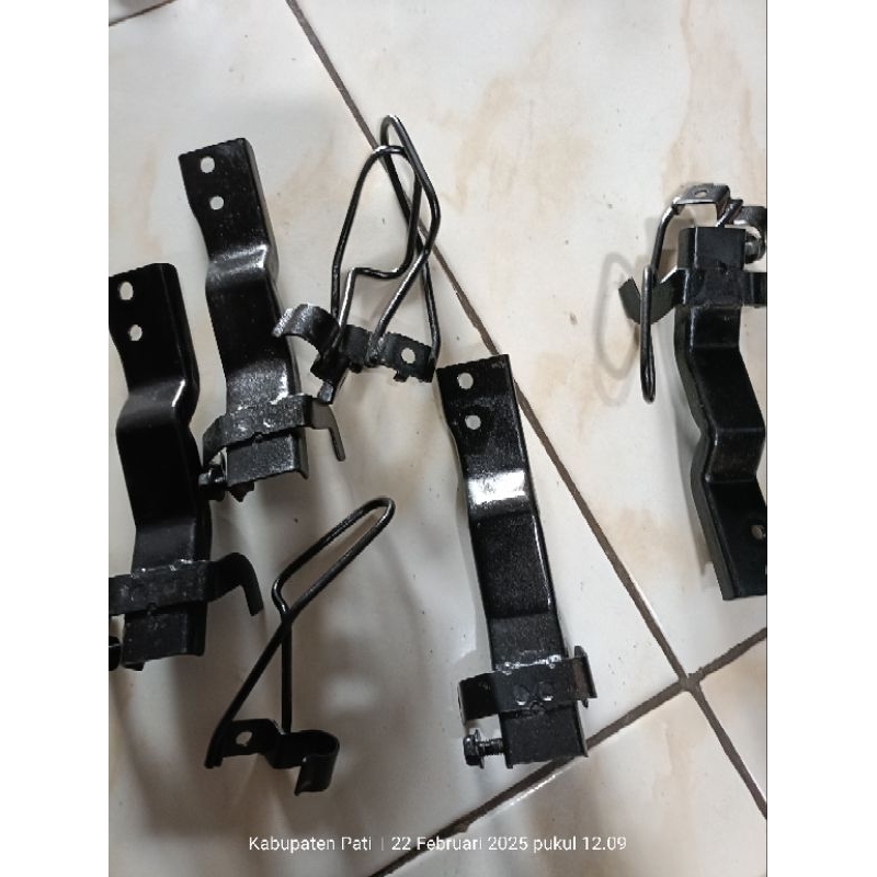 breket dudukan spakbor depan mio sporty / mio lama