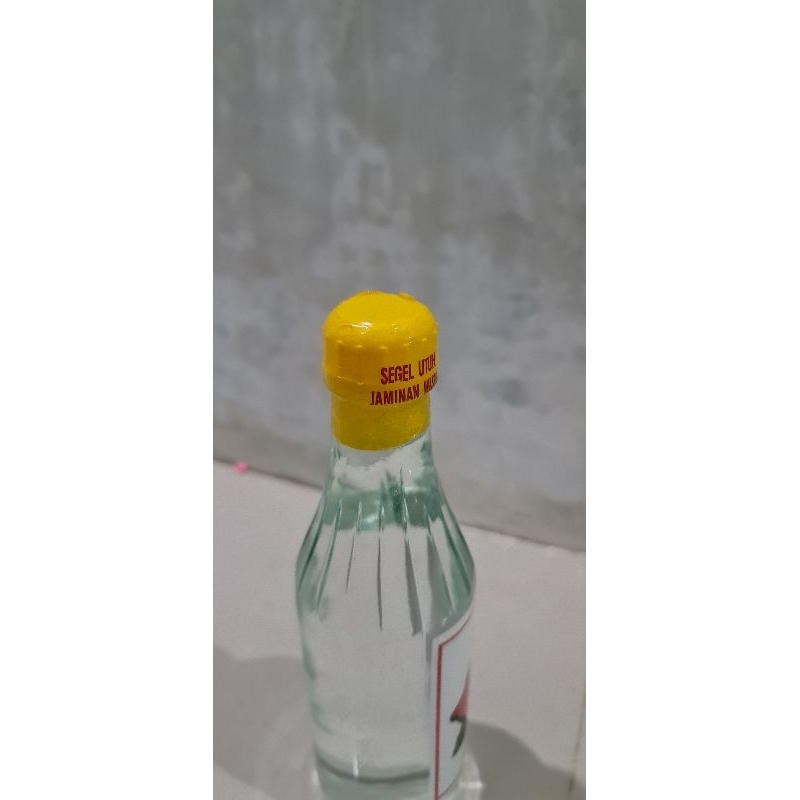 

Air mawar untuk ziarah perlusin