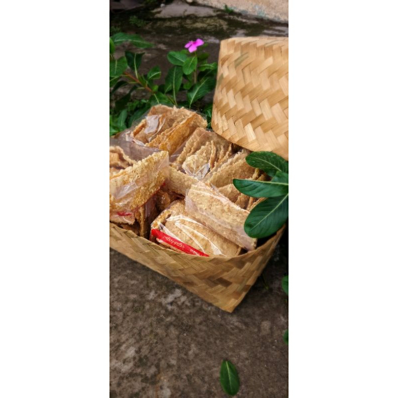 

tempe kripik 1 besek isi 10 bungkus 65k
