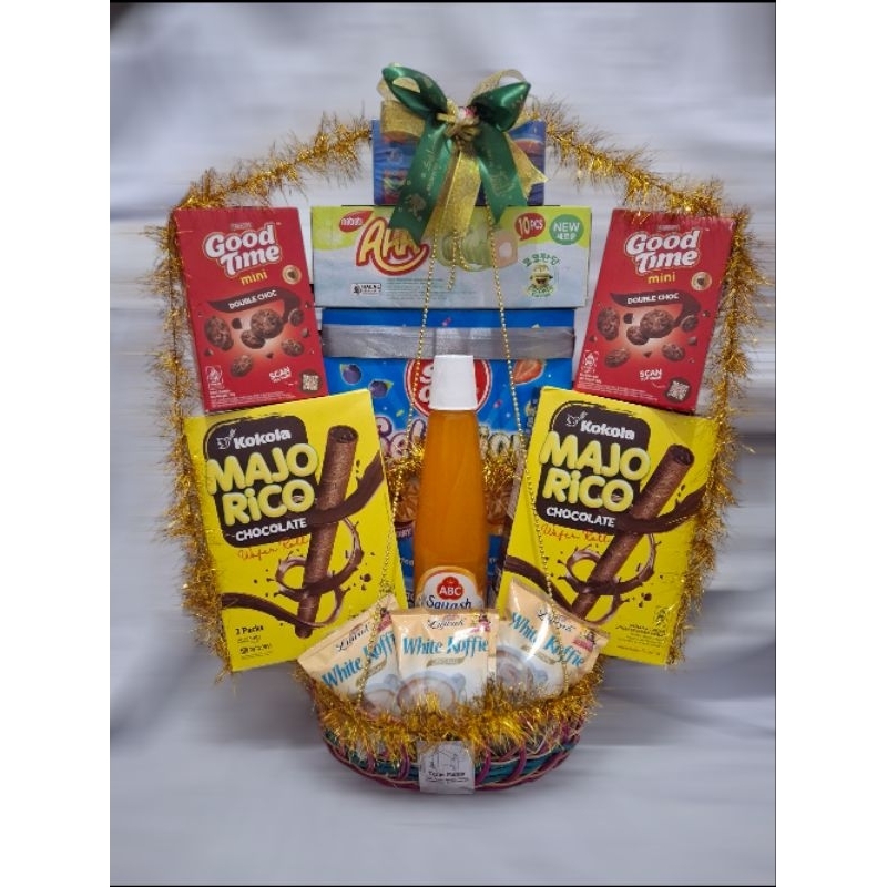 

Hampers snack/ parcel lebaran/ hampers hari raya/ parcel hari raya/ hampers lebaran STEMPELSURABAYA