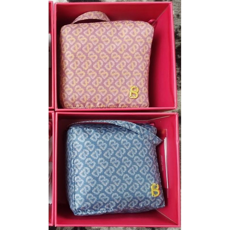 tapis de fleur capsule prayer robe buttonscarves