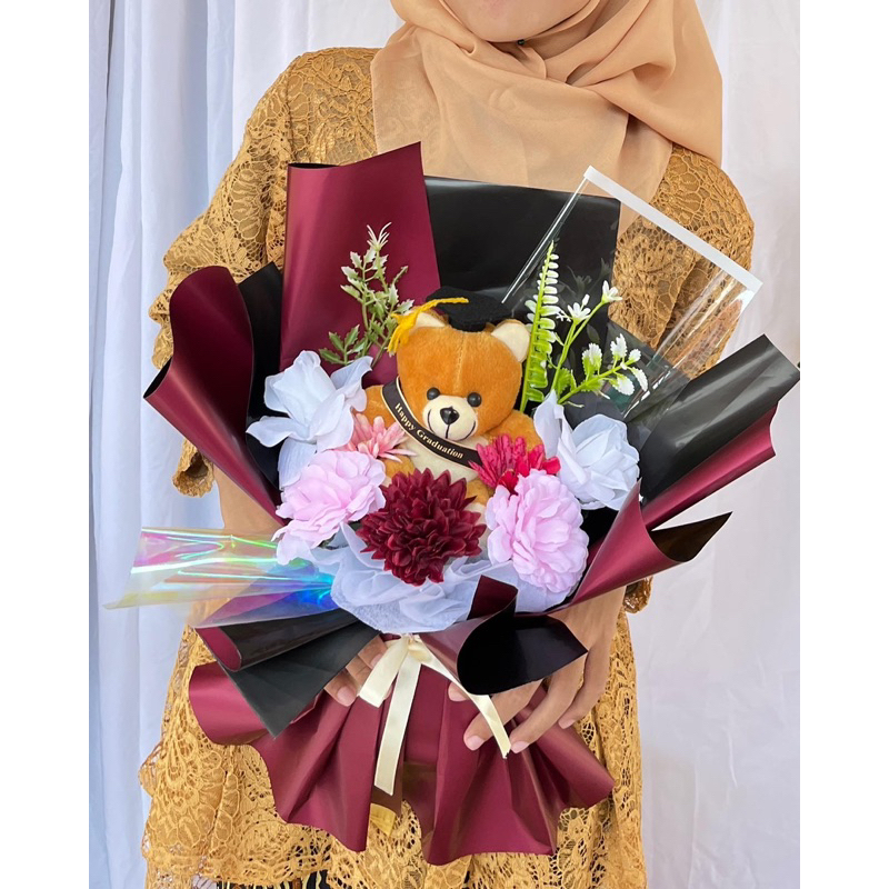 BUKET WISUDA BONEKA / GRADUATION BOUQUET / BUKET BONEKA SIDOARJO / BUKET BONEKA BUNGA SIDOARJO SURAB