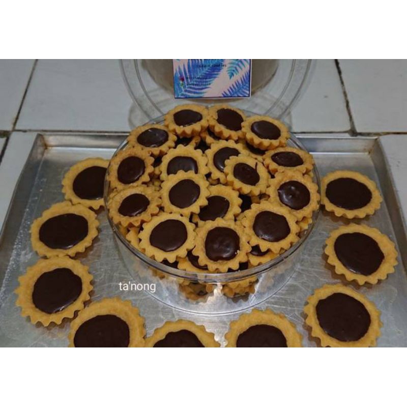 

PIE COKLAT |Kemasan 250gram| camilan enak |Kue lebaran