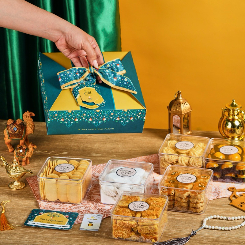 

RAYA ROYAL DELIGHT HAMPERS LEBARAN /HAMPERS IDUL FITRI PREMIUM isi 4 toples (300gr) FREE LOGAM MULIA ✨HAMPERS KUE KERING LEBARAN sultan