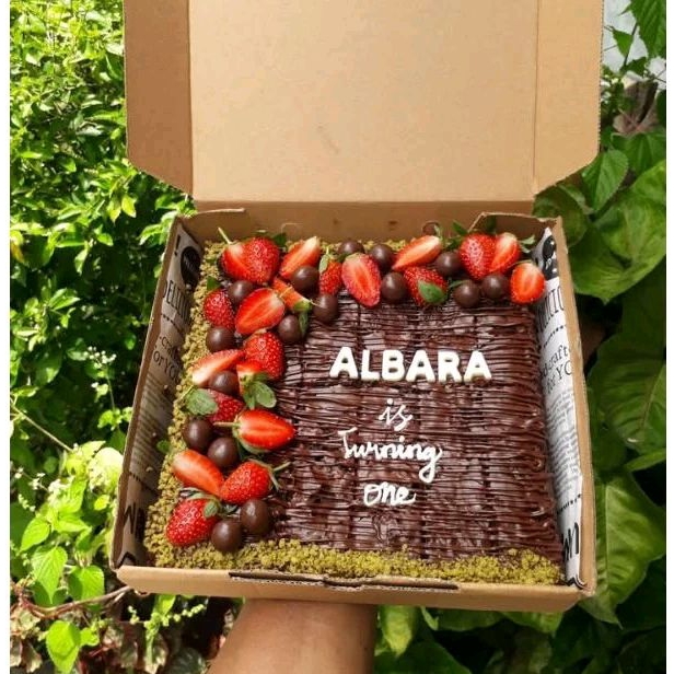 

BROWNIES DEKORASI BIRTHDAY/ NATAL/ EID / LAMARAN