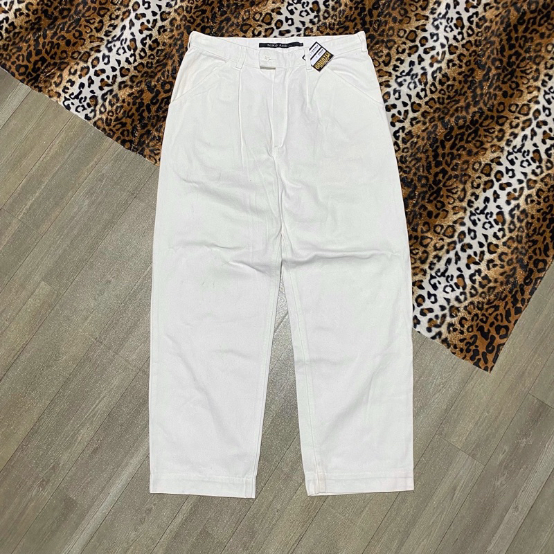 Niko And Baggy Pants