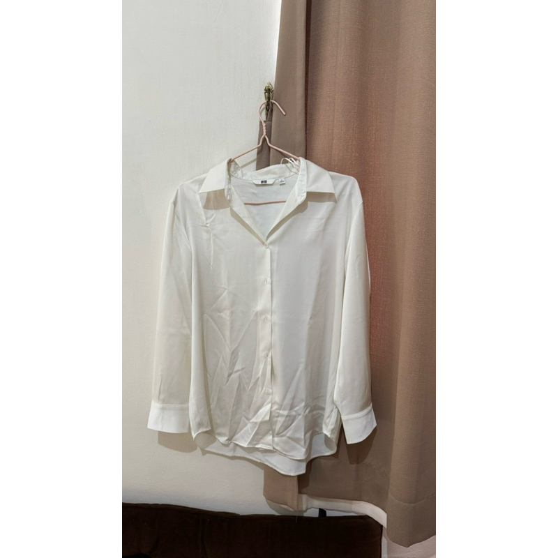 1X PAKAI satin blouse uniqlo