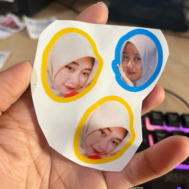 

STIKER FOTO KEPALA STICKER GAMBAR WAJAH