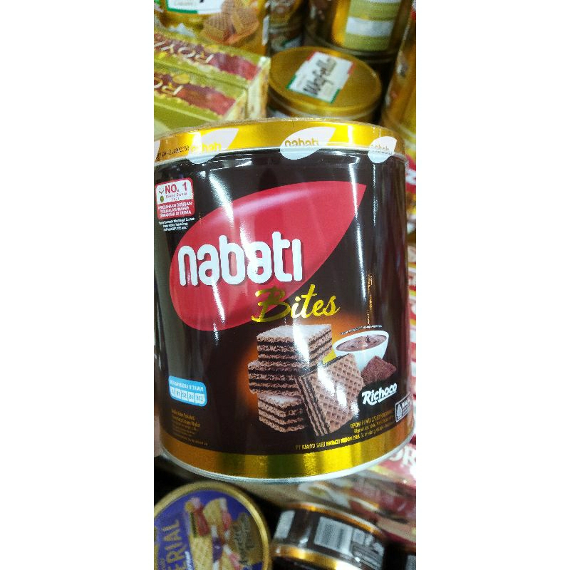 

Nabati Wafer Coklat Kaleng 240 grm 1 DUS